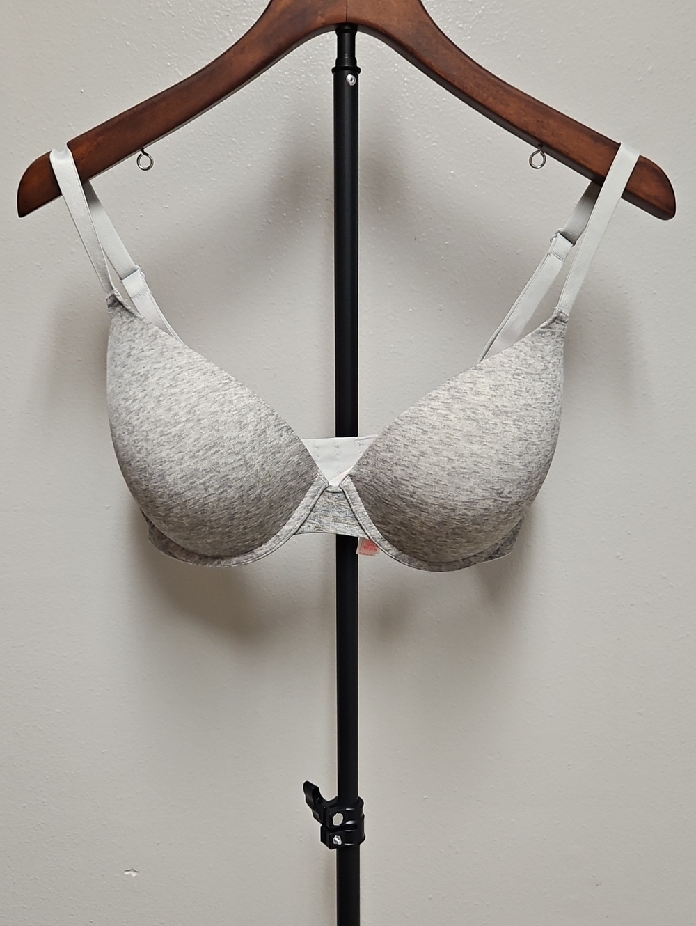 PINK Victoria's Secret Heather Gray Molded T-Shirt Bra